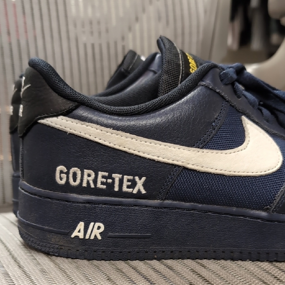 Nike Air Force 1 Low Gore-Tex Navy Obsidian - Picture 2 of 9